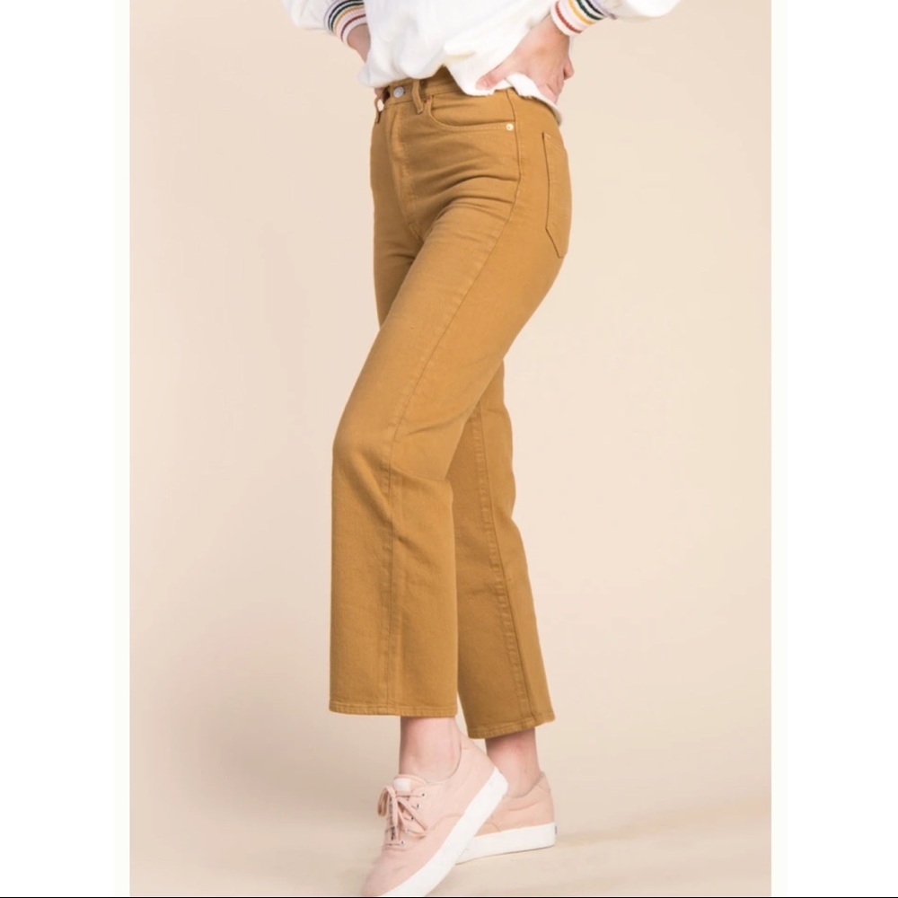 NWOT Levi’s Ribcage straight in one track mind